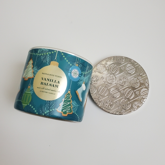 BATH & BODY WORKS 3-WICK SCENTED CANDLE VANILLA BALSAM 14.5 OZ - Picture 3 of 7